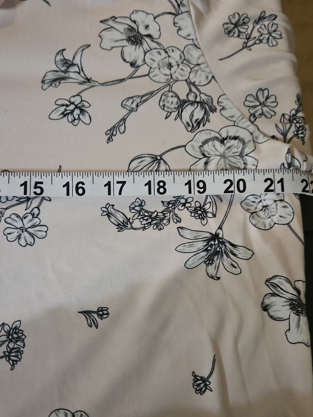 Flora Nikrooz Pale Pink Soft  Pajama Set with Black Floral Sketch - Picture 11 of 14